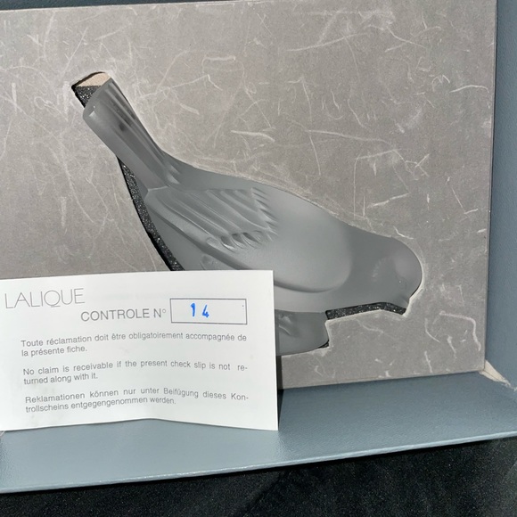 Lalique France frosted crystal bird figurine - Picture 5 of 7